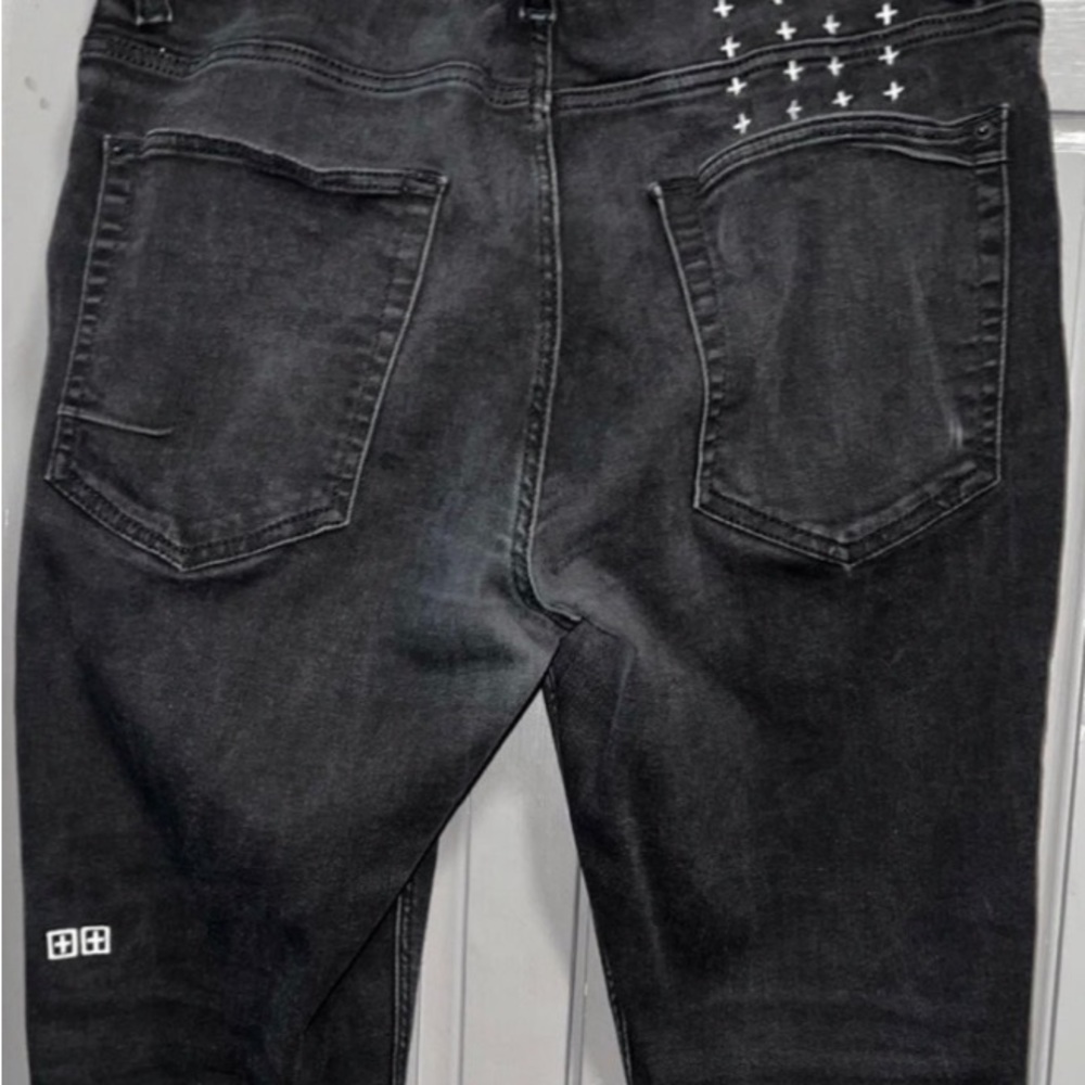 Great condition size 32